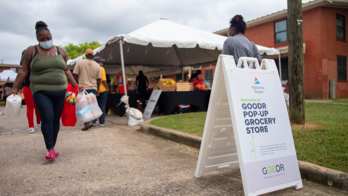 Residents in Birmingham’s food deserts get free nutritious groceries.