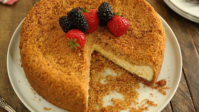 This features a graham cracker crust on both top and bottom.