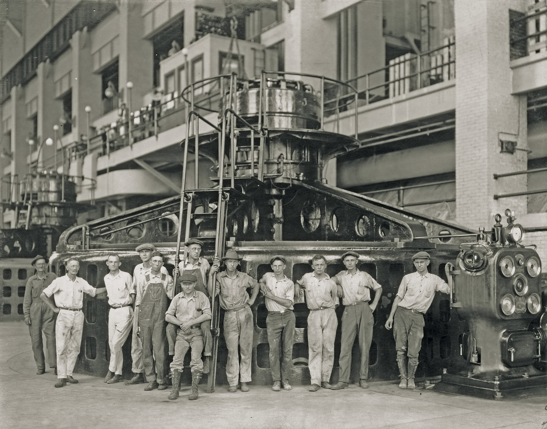 A photo of the Lay Dam Crew in 1926.