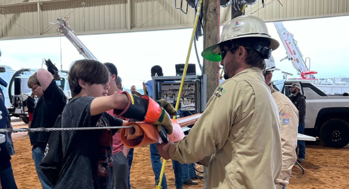 More than 2,000 Wiregrass-area 10th graders got an immersive career fair experience at the 2025 Southeast Worlds of Work event in Dothan, Alabama.