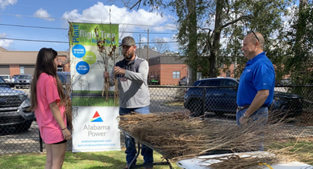 Residents of Cottonwood, Alabama, were treated to a seedling giveaway by Alabama Power March 3, to help replace trees destroyed by a tornado.