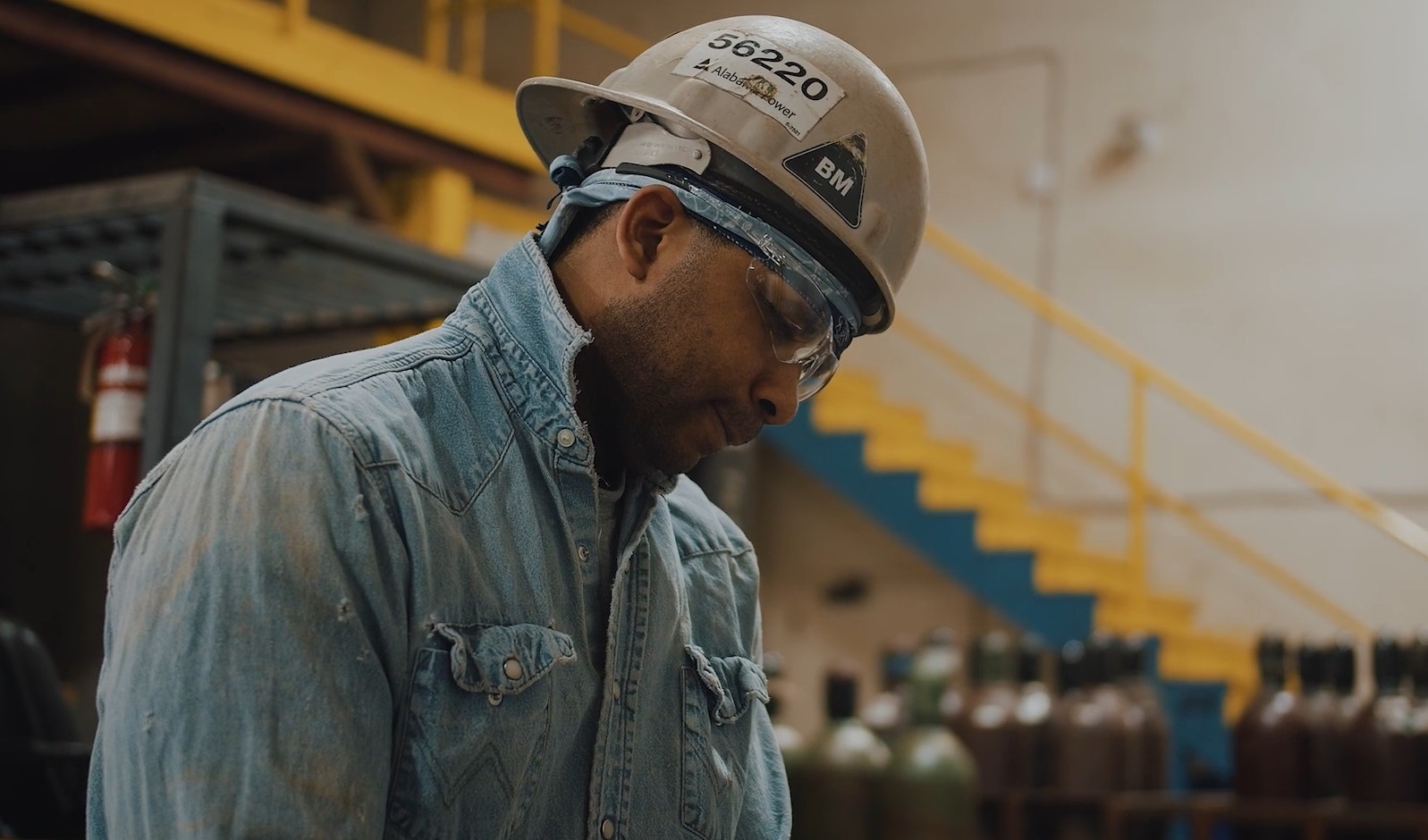 Helmets to Hardhats works with military members transitioning from the service to civilian careers by connecting them to construction trades.