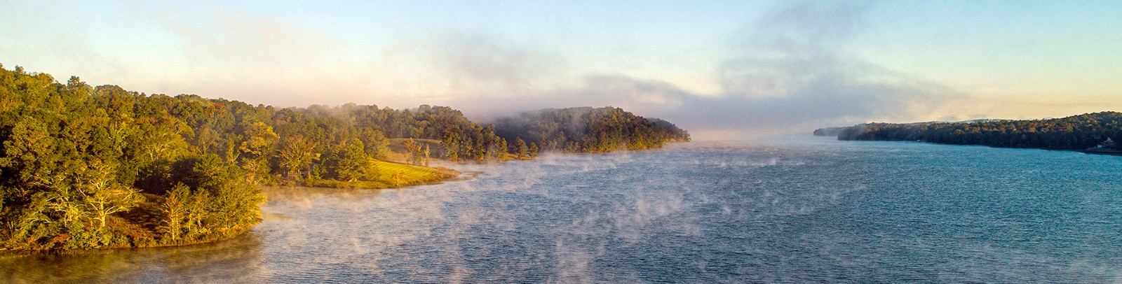 Panoramic photo of beautiful shoreline